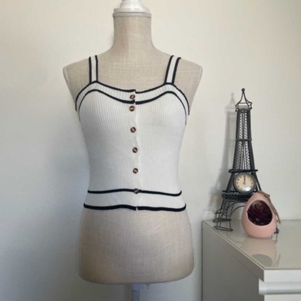 Hurhumnor Flower Cat | NWT White & Black Crop Knit Tank, Size XS